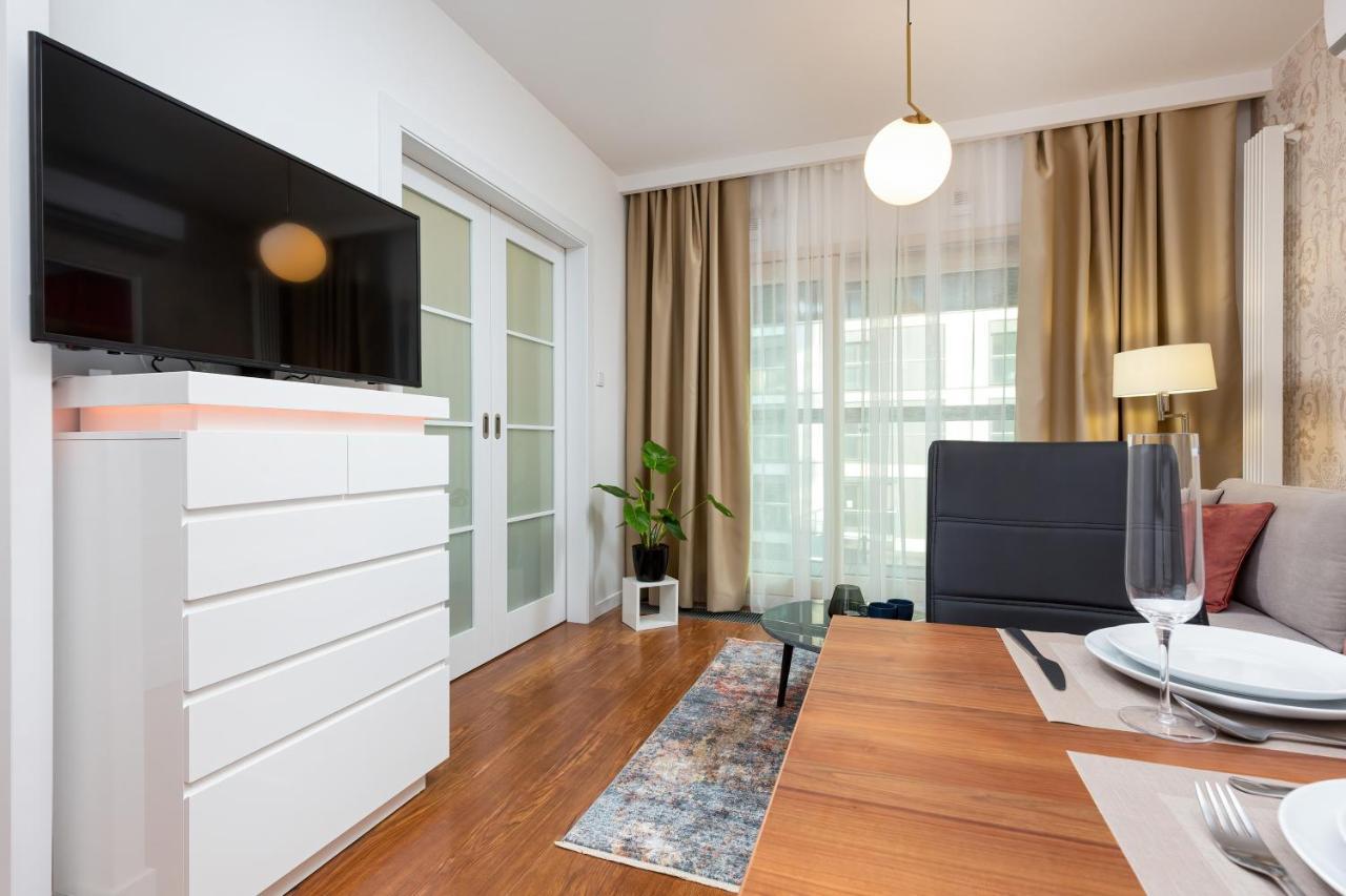 ורשה Royal City Center Mennica Residence By Noclegi Renters מראה חיצוני תמונה