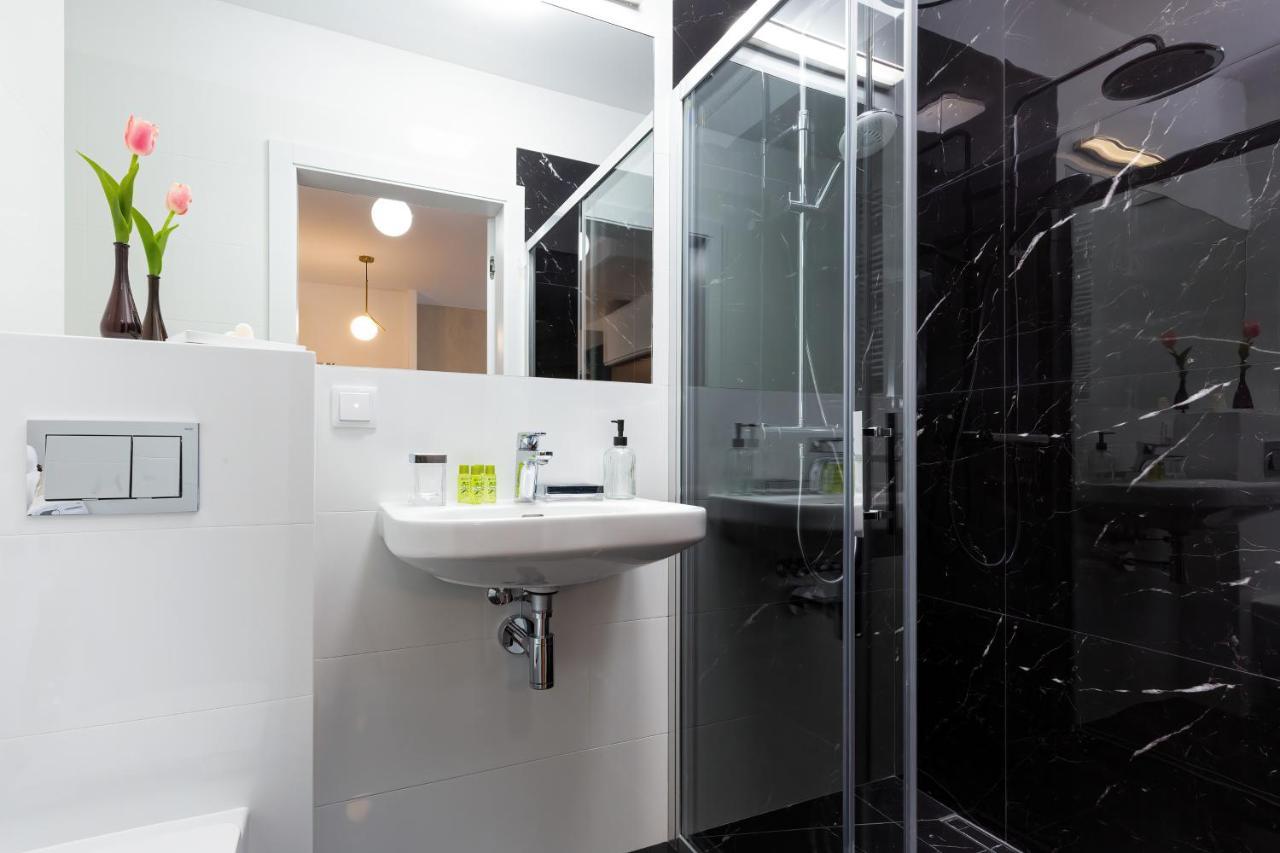 ורשה Royal City Center Mennica Residence By Noclegi Renters מראה חיצוני תמונה