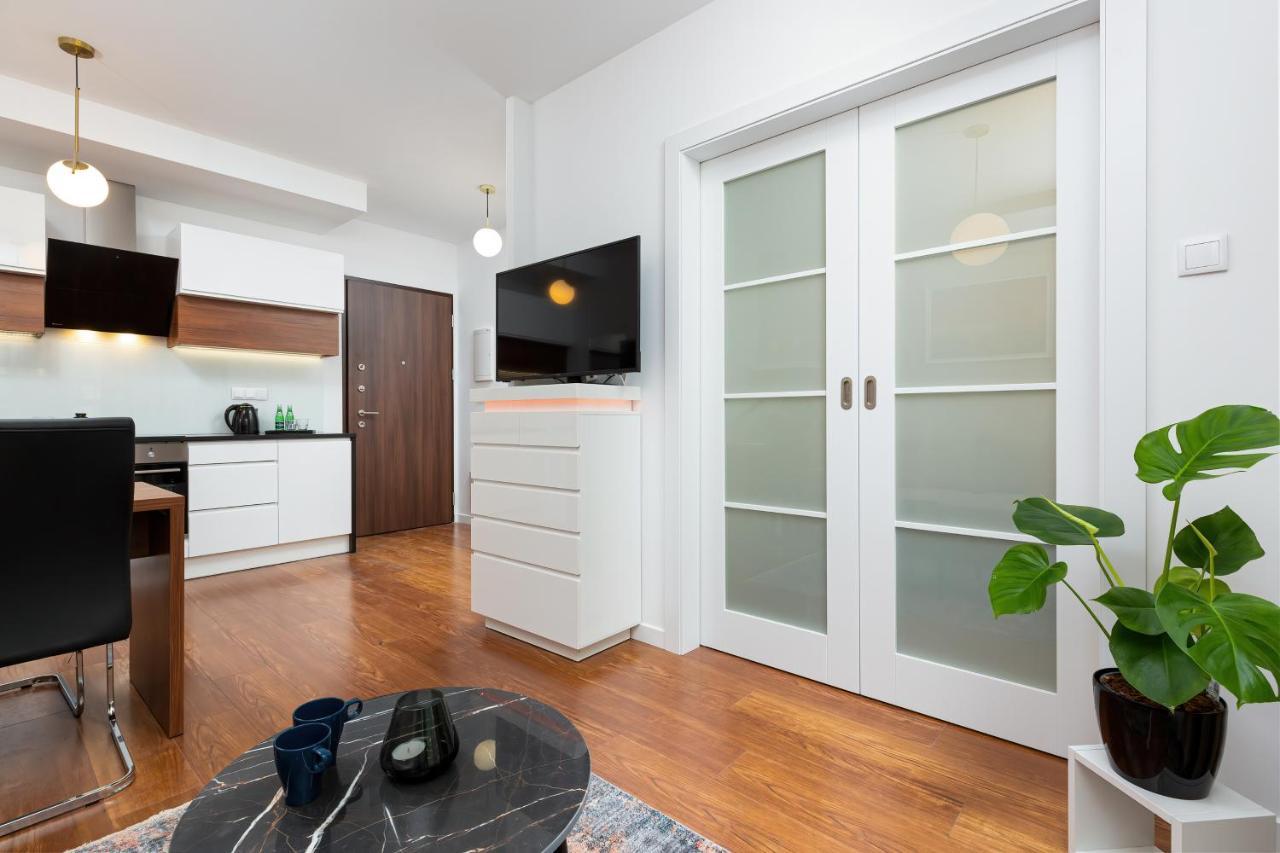 ורשה Royal City Center Mennica Residence By Noclegi Renters מראה חיצוני תמונה