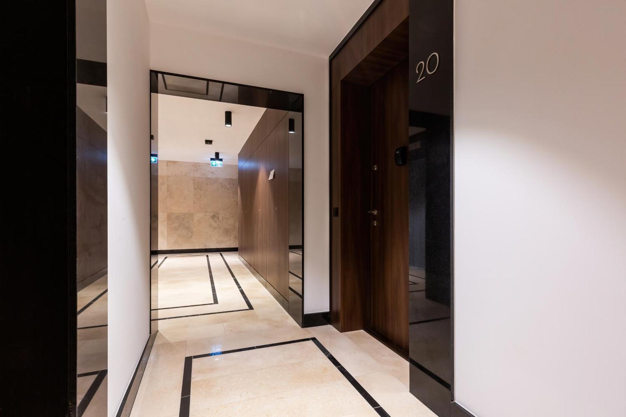 ורשה Royal City Center Mennica Residence By Noclegi Renters מראה חיצוני תמונה