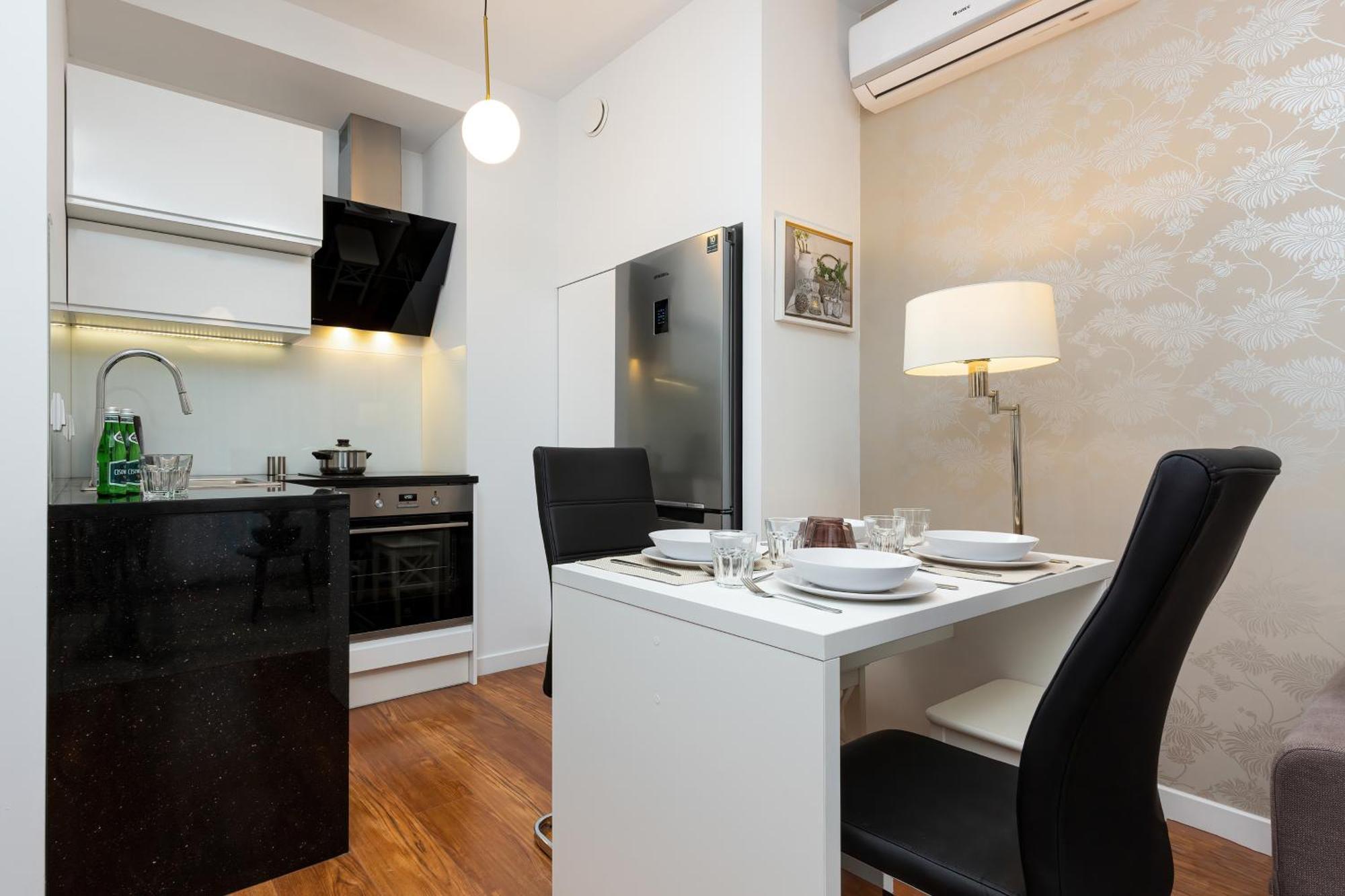 ורשה Royal City Center Mennica Residence By Noclegi Renters מראה חיצוני תמונה