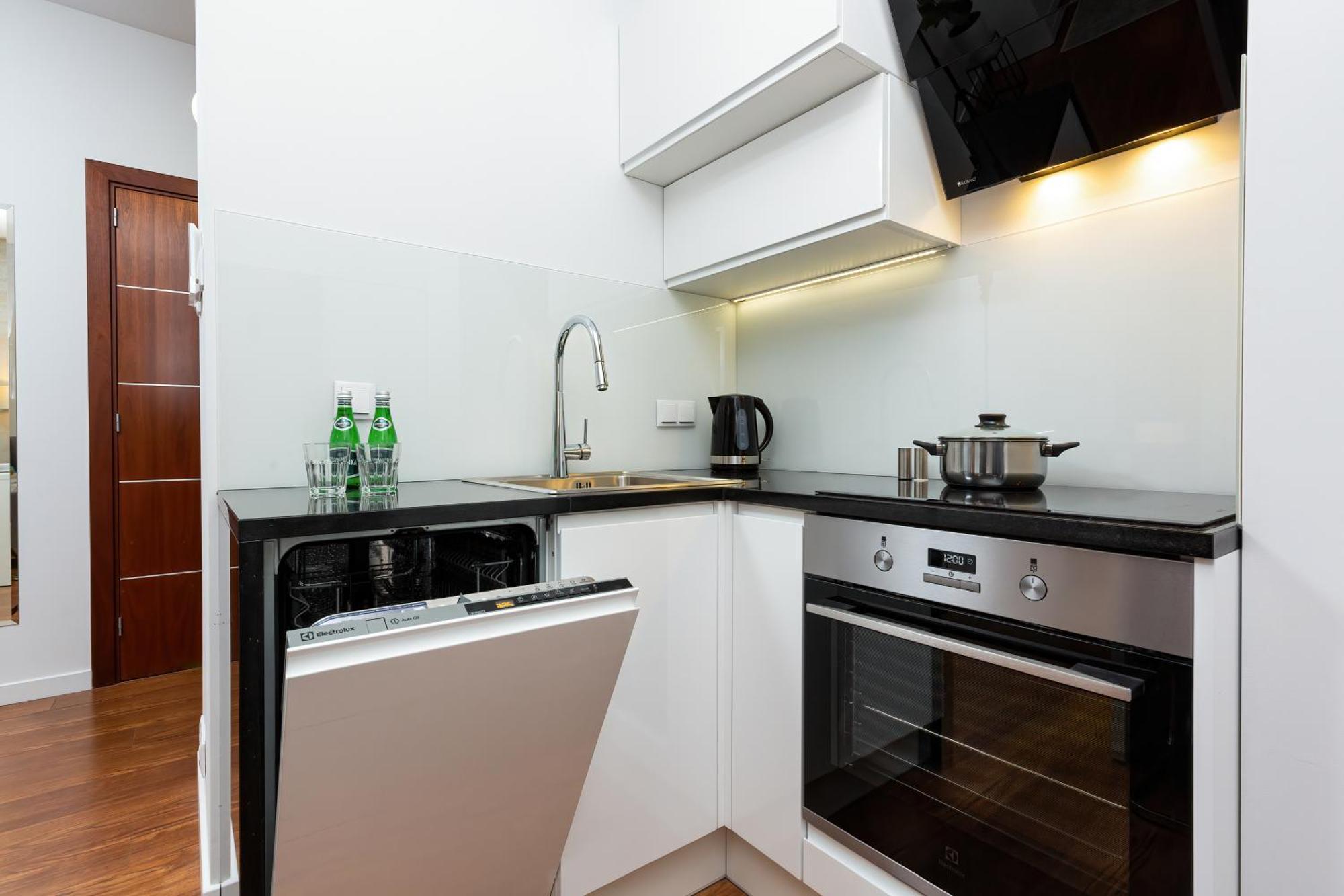 ורשה Royal City Center Mennica Residence By Noclegi Renters מראה חיצוני תמונה